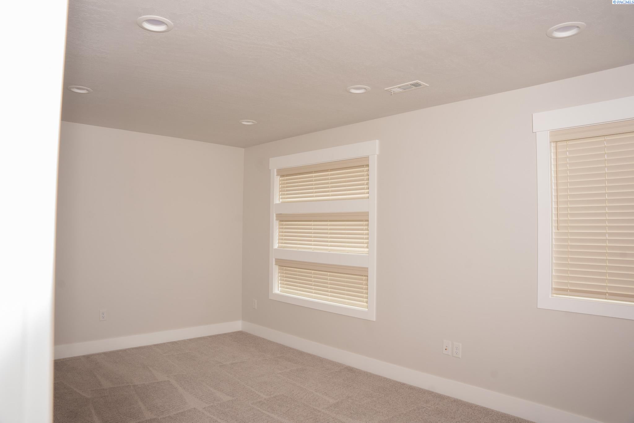 1900 Beacon Road Grandview, WA 98930 - Photo 12 of 25 Gallery Image 12