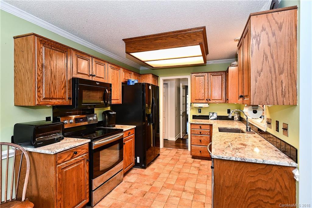 8245 Hunley Ridge Road Matthews, NC 28104 - Photo 7 of 27 Gallery Image 7
