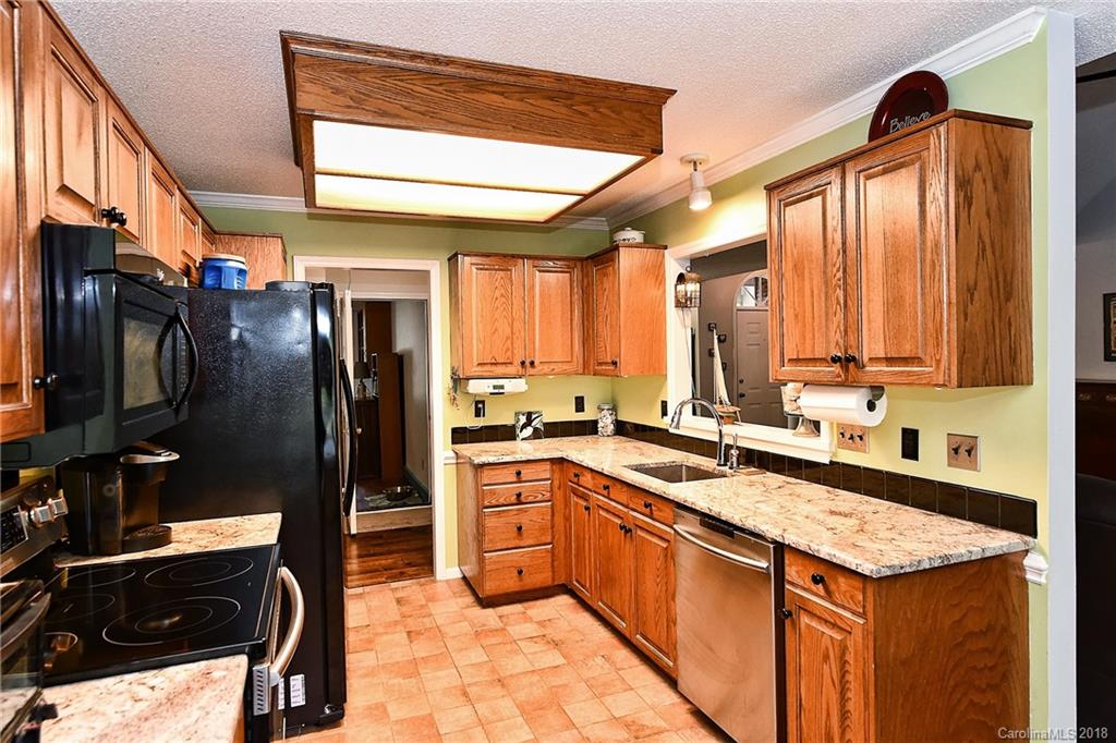8245 Hunley Ridge Road Matthews, NC 28104 - Photo 8 of 27 Gallery Image 8