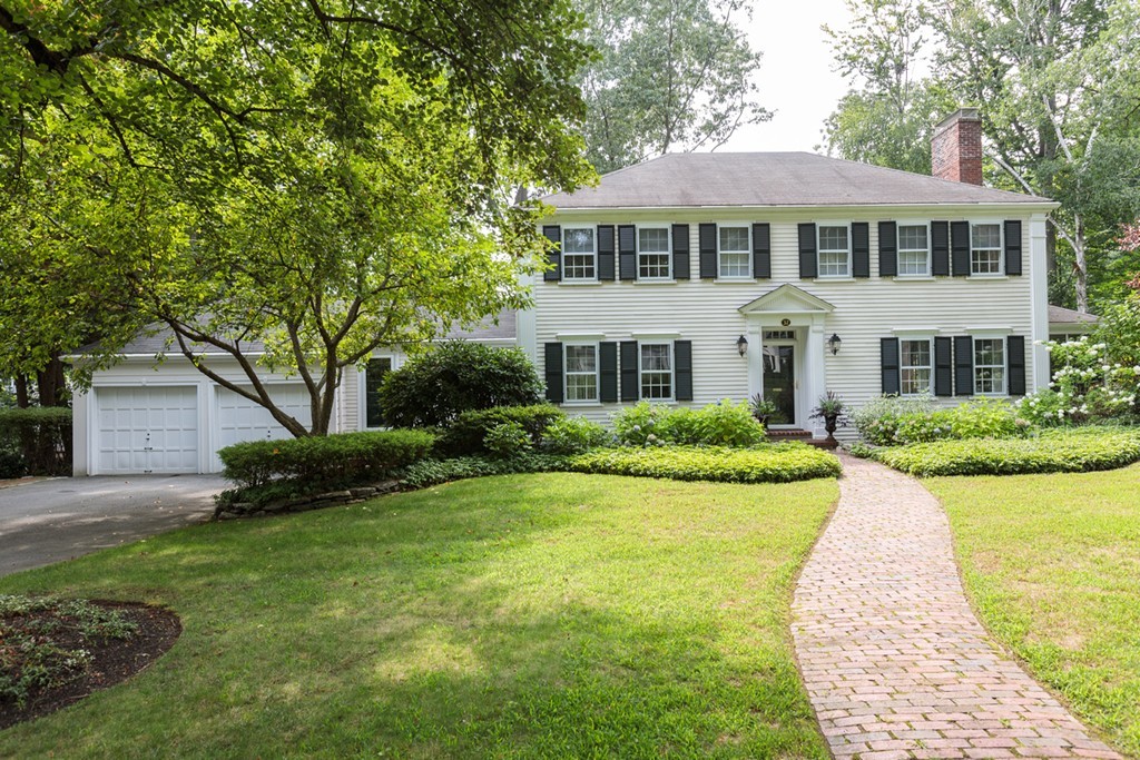 32 Sagamore Road Wellesley, MA 02481 - Photo 1 of 26