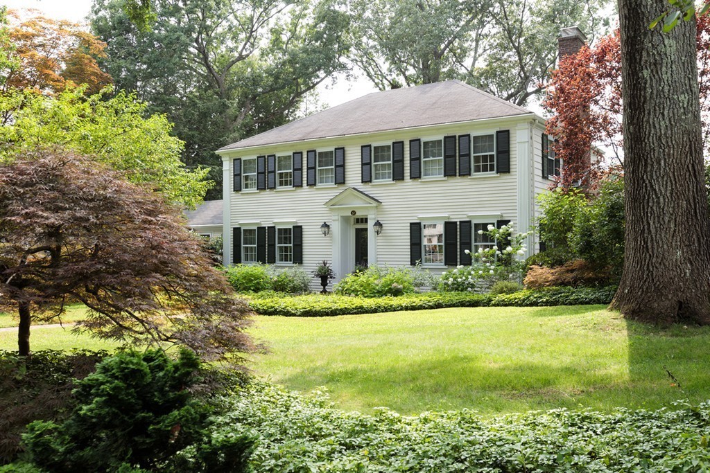 32 Sagamore Road Wellesley, MA 02481 - Photo 2 of 26