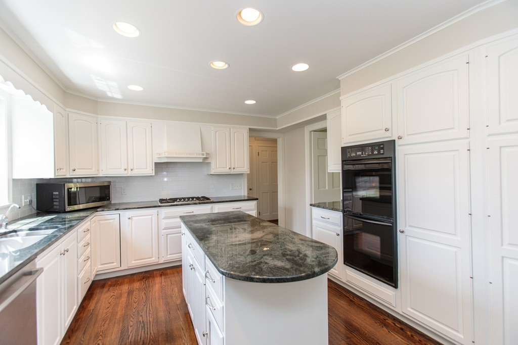 32 Sagamore Road Wellesley, MA 02481 - Photo 9 of 26