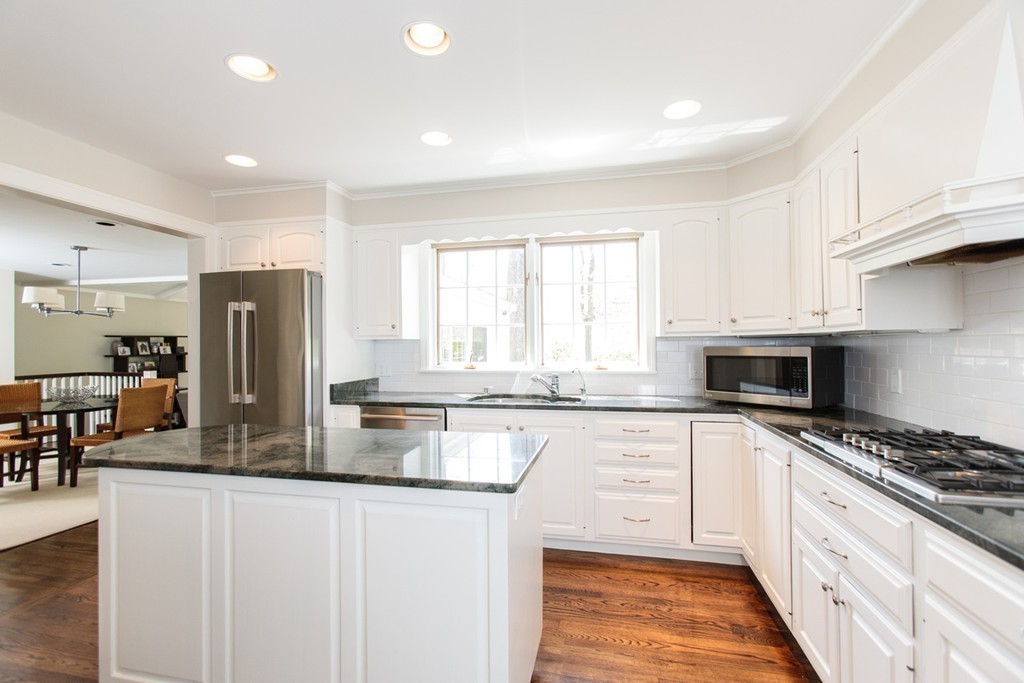 32 Sagamore Road Wellesley, MA 02481 - Photo 10 of 26