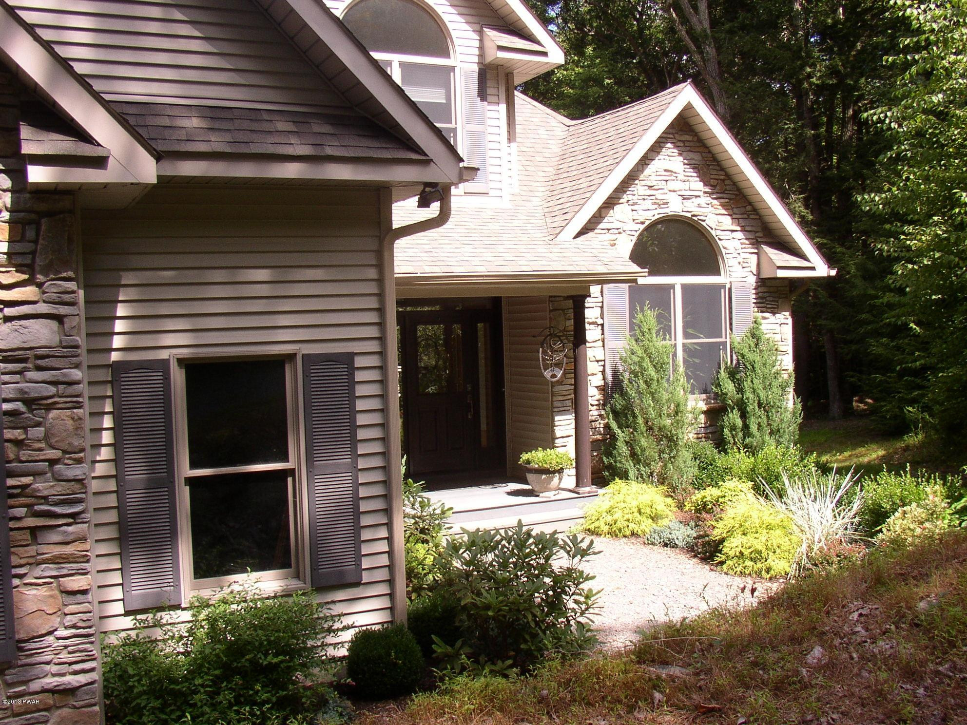 129 Mill Ridge Drive Milford, PA 18337 - Photo 4 of 35
