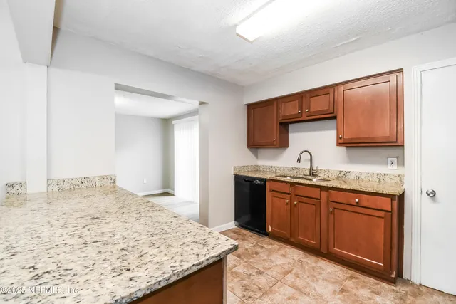 $1,500 | 6418 Ballejo Court North, Jacksonville, FL 32210