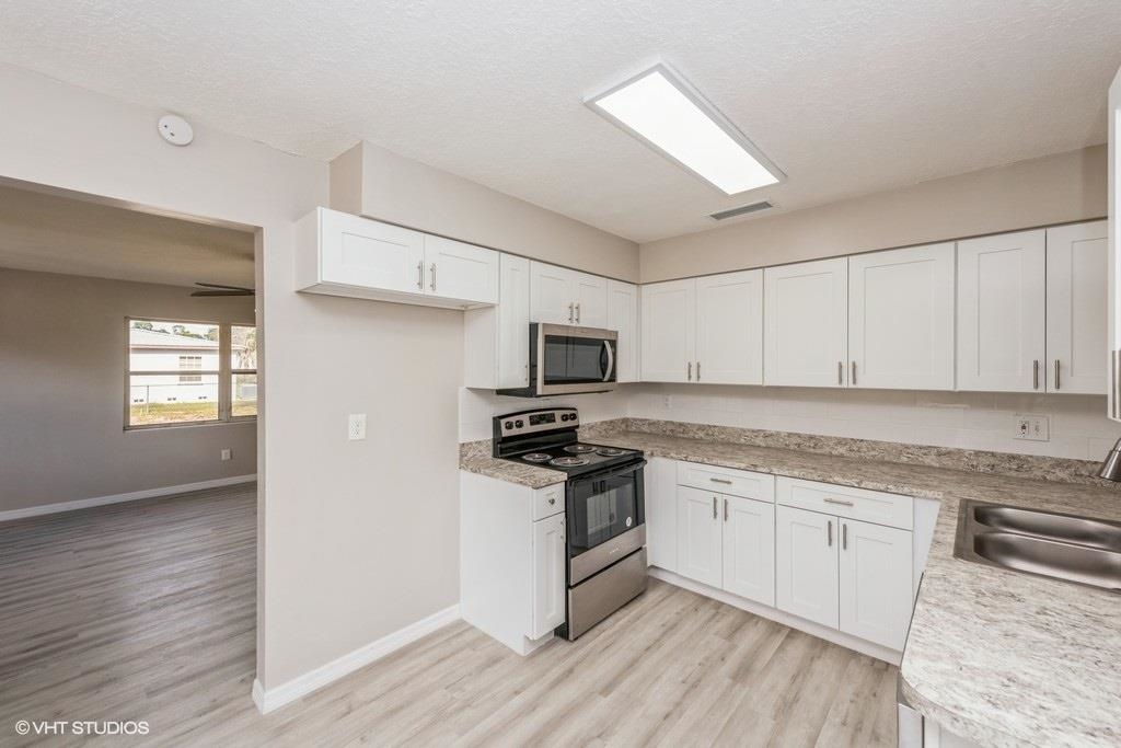 284 Silver Lake Road Palatka, FL 32177 - Photo 4 of 29 Gallery Image 4