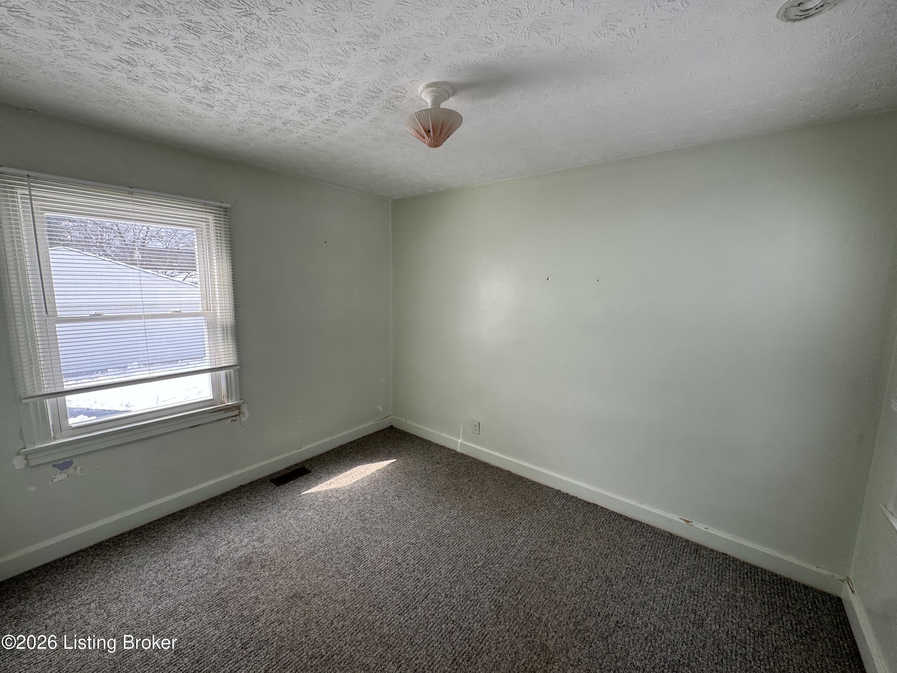 3122 Plover Road Louisville, KY 40213 - Photo 9 of 12 9