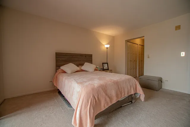 $259,000 | 4050 Dundee Road, Unit 203, Northbrook, IL 60062