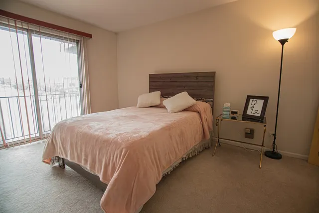 $259,000 | 4050 Dundee Road, Unit 203, Northbrook, IL 60062