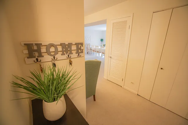 $259,000 | 4050 Dundee Road, Unit 203, Northbrook, IL 60062