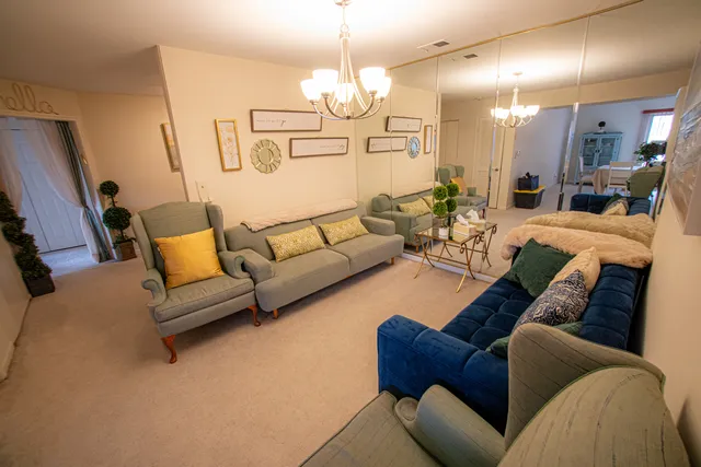 $259,000 | 4050 Dundee Road, Unit 203, Northbrook, IL 60062