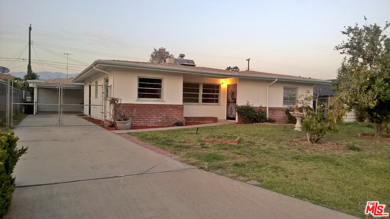 196 East Home Street Rialto, CA 92376 - Photo 2 of 18