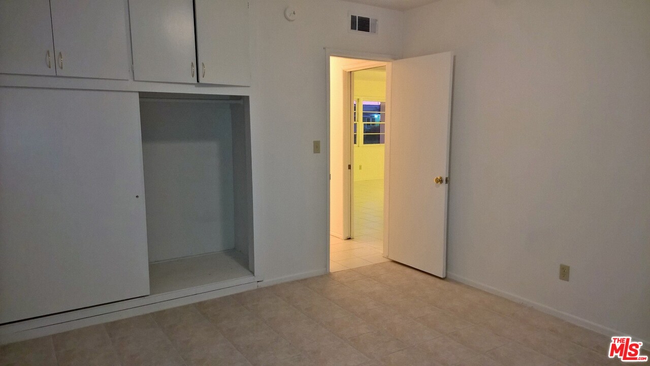 196 East Home Street Rialto, CA 92376 - Photo 13 of 18