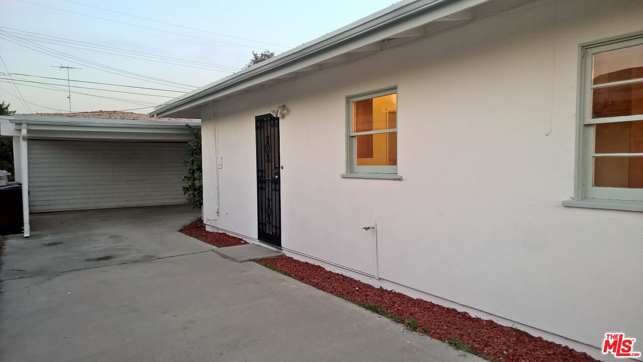 196 East Home Street Rialto, CA 92376 - Photo 15 of 18