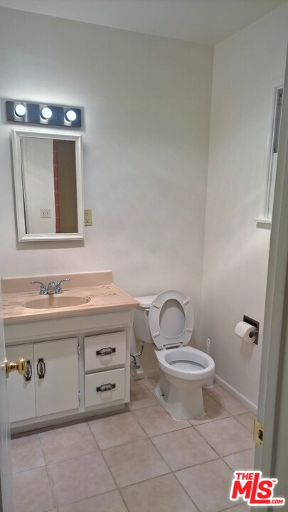 196 East Home Street Rialto, CA 92376 - Photo 6 of 18