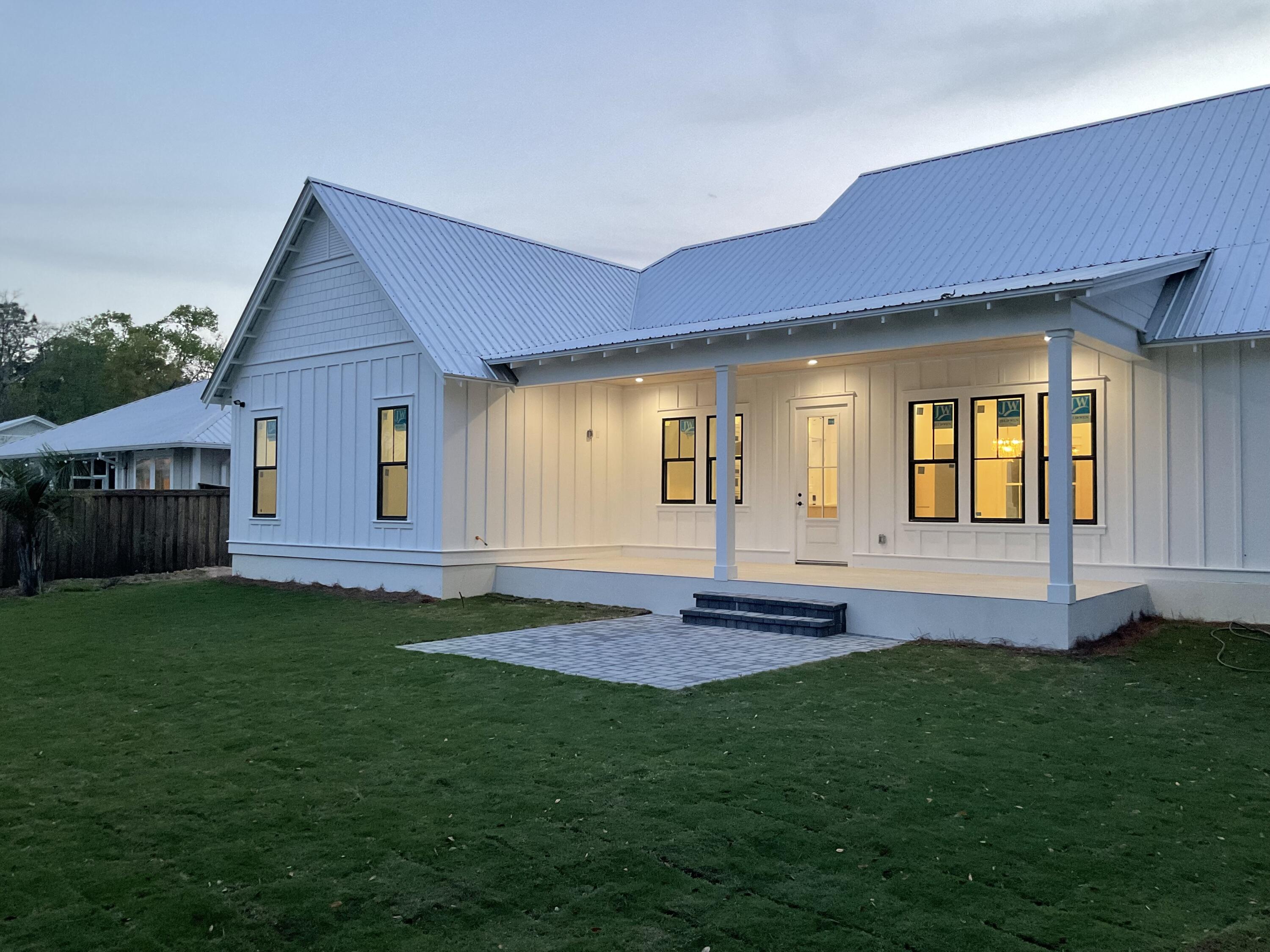 186 Hibernate Way Freeport, FL 32439 - Photo 3 of 48 Rear elevation