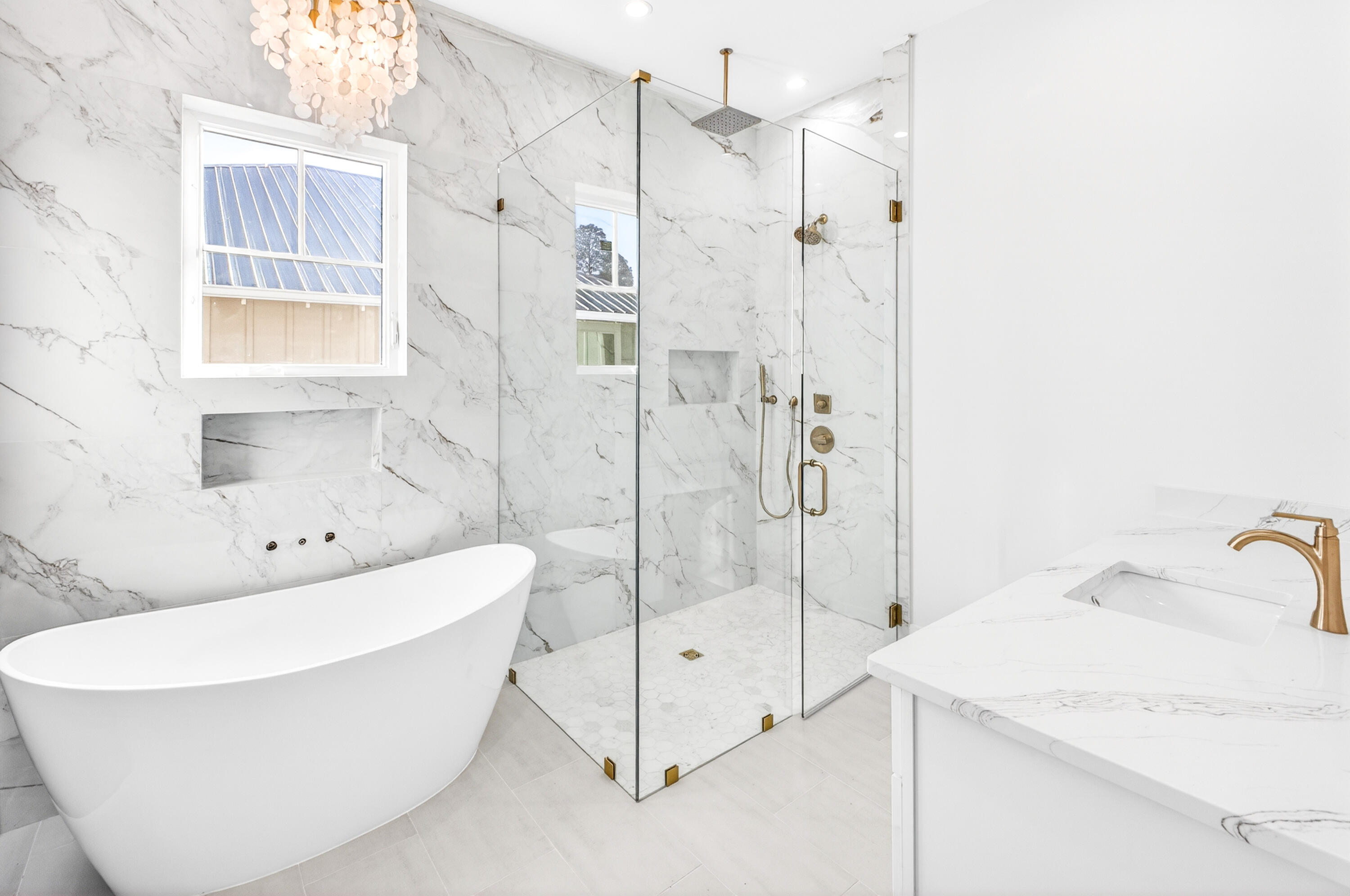 186 Hibernate Way Freeport, FL 32439 - Photo 4 of 48 Freestanding tub