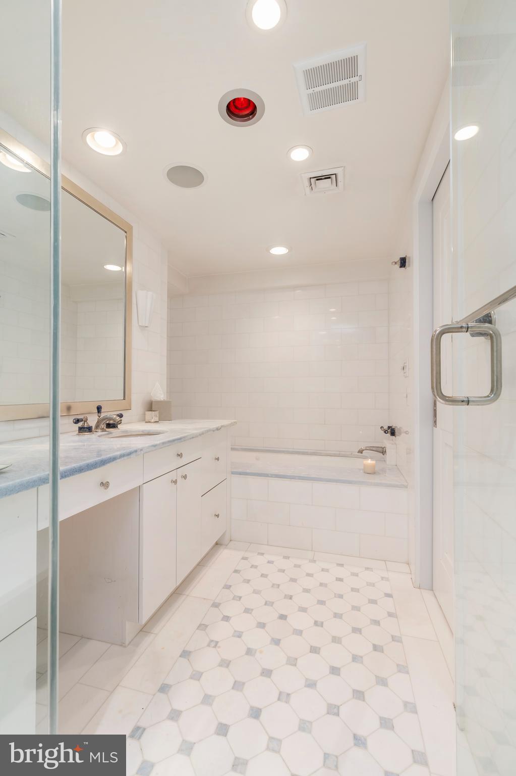 202 West Rittenhouse Square, Unit 1208 Philadelphia, PA 19103 - Photo 33 of 68 Gallery Image 33