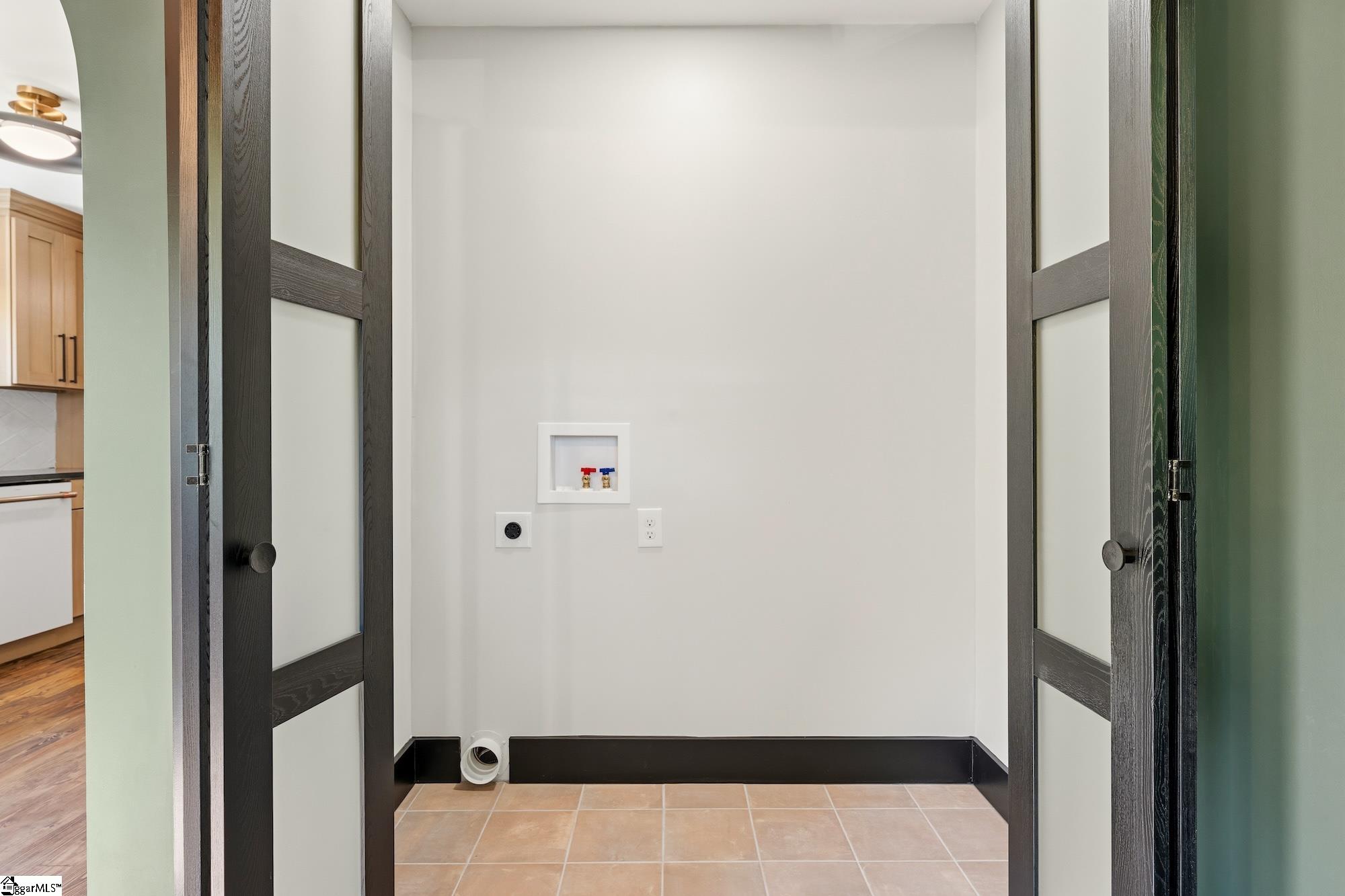 806 Perry Road Greenville, SC 29609 - Photo 18 of 38