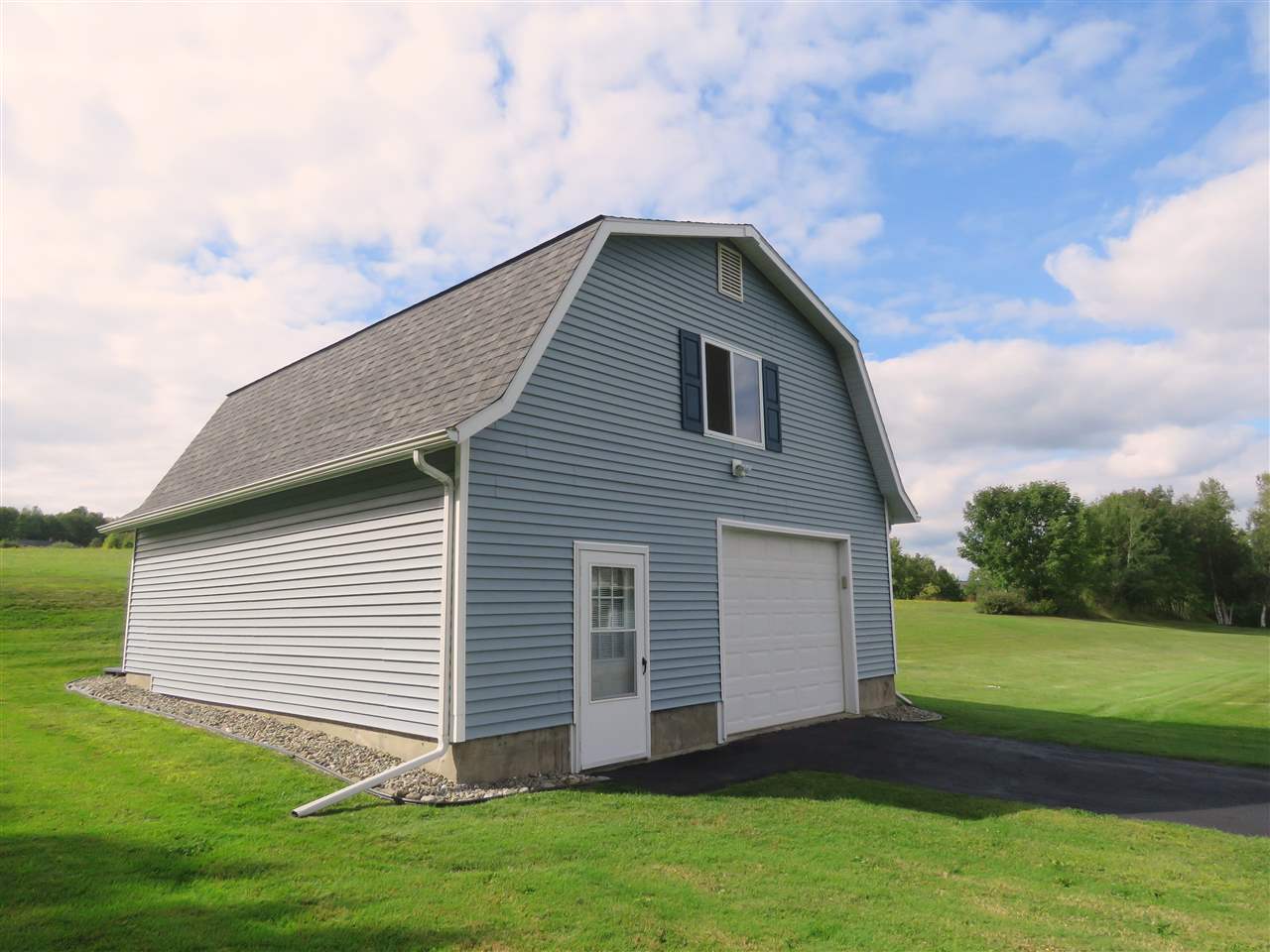 111 Sunrise Road Newport Town, VT 05857 - Photo 5 of 38 Gallery Image 5
