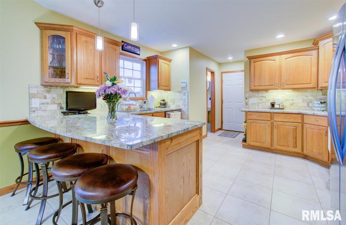 3616 St Anne's Drive Springfield, IL 62712 - Photo 8 of 42 Gallery Image 8