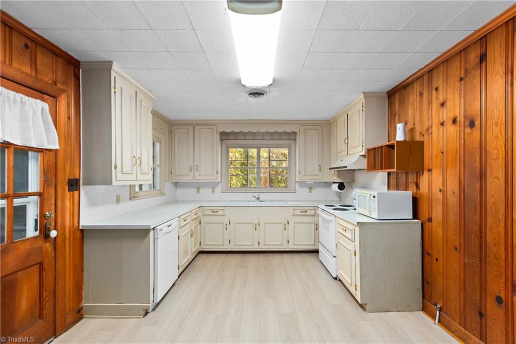 2007 Farmington Road Mocksville, NC 27028 - Photo 12 of 46