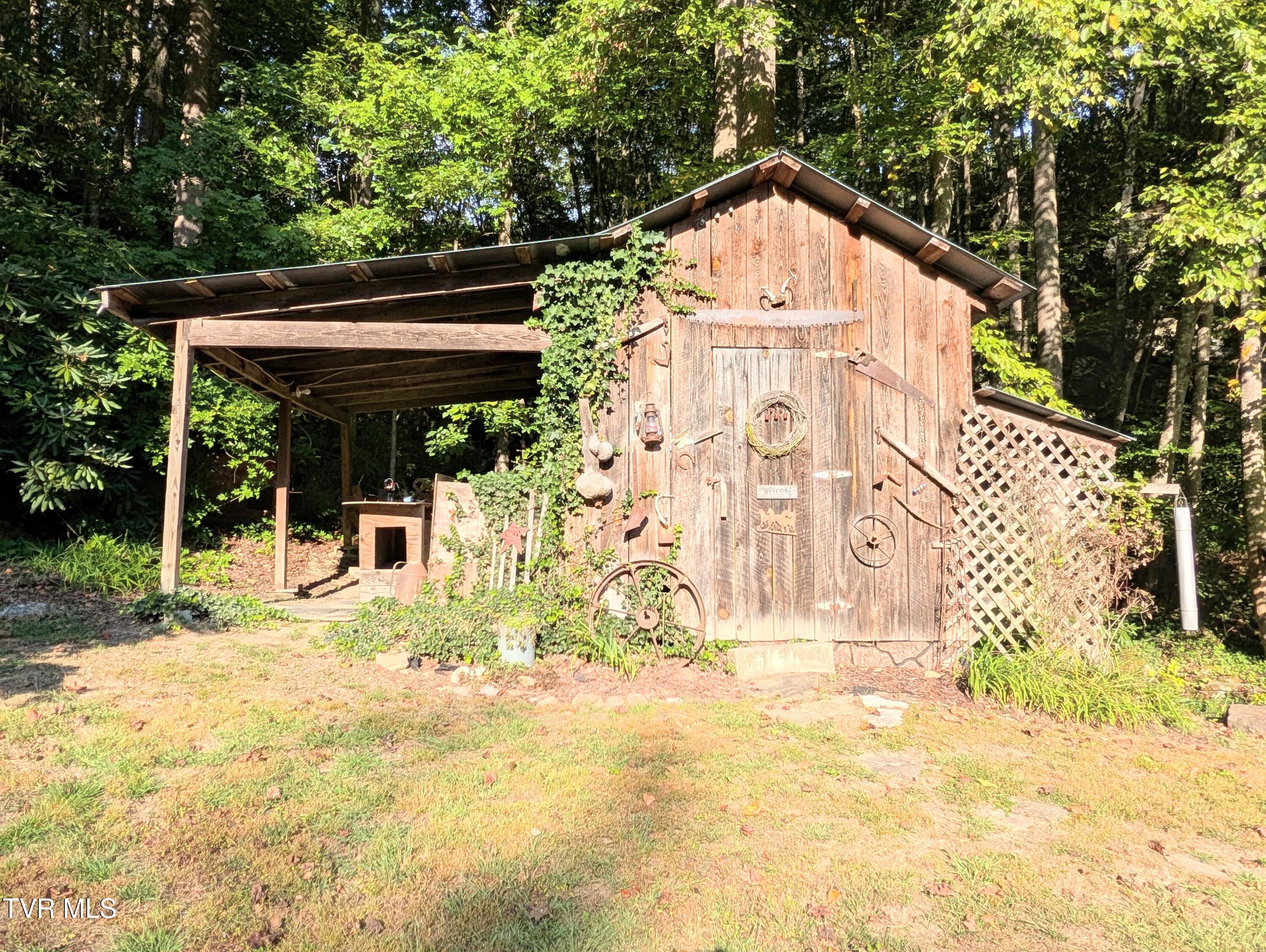 556 Racking Rock Road Clintwood, VA 24228 - Photo 26 of 56 10000