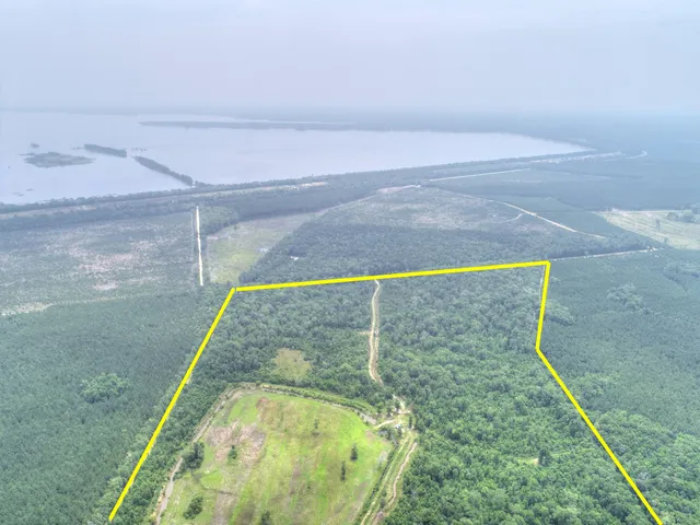 $4,000,000 | 909 Getaway Lane, Pinopolis, SC 29469