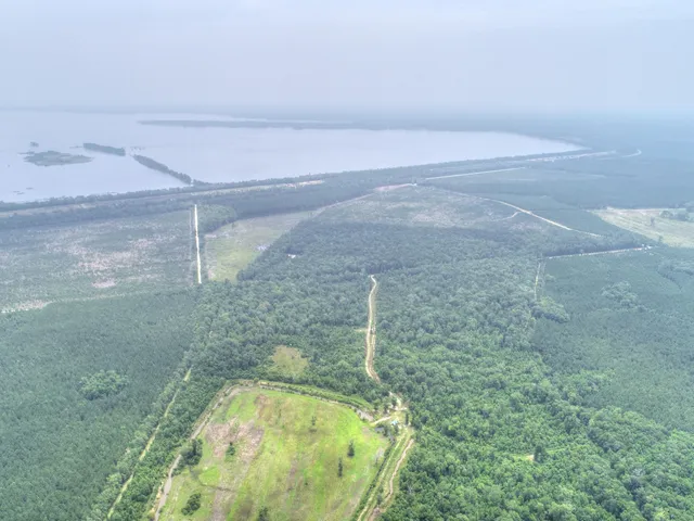 $4,000,000 | 909 Getaway Lane, Pinopolis, SC 29469