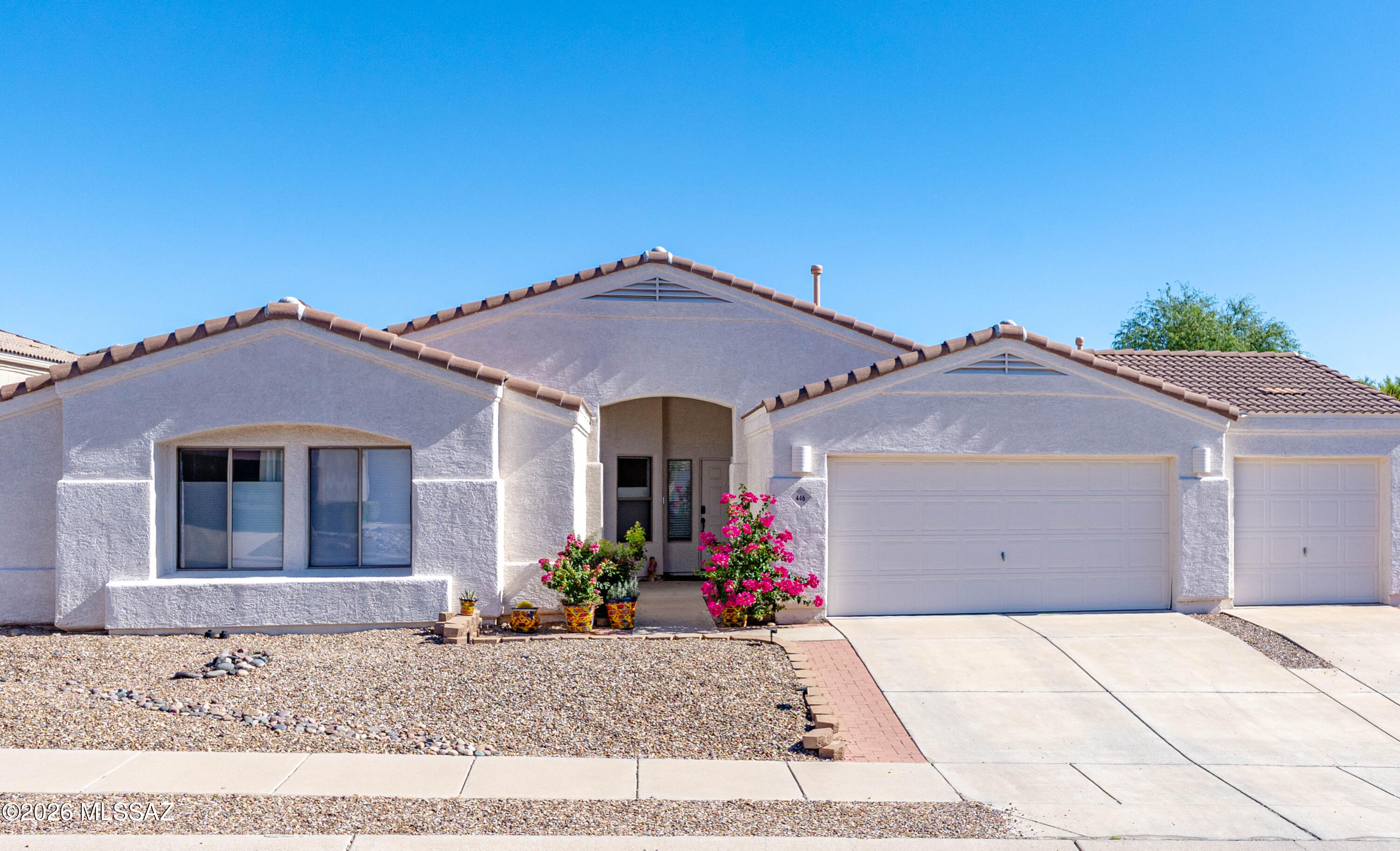 446 West Silvertip Road Tucson, AZ 85737 - Photo 13 of 51 Lovely Home With 3 Car Garage