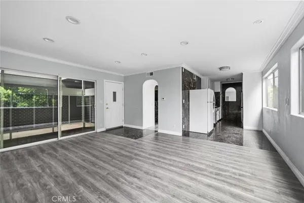 $2,000 | 6160 Whitsett Avenue, Unit 8, North Hollywood, CA 91606