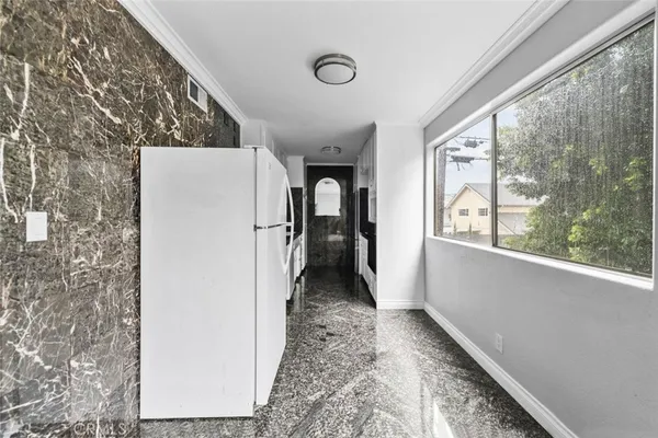 $2,000 | 6160 Whitsett Avenue, Unit 8, North Hollywood, CA 91606
