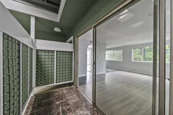 $2,000 | 6160 Whitsett Avenue, Unit 8, North Hollywood, CA 91606