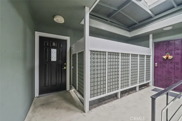 $2,000 | 6160 Whitsett Avenue, Unit 8, North Hollywood, CA 91606