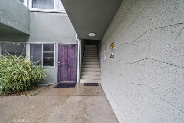 $2,000 | 6160 Whitsett Avenue, Unit 8, North Hollywood, CA 91606