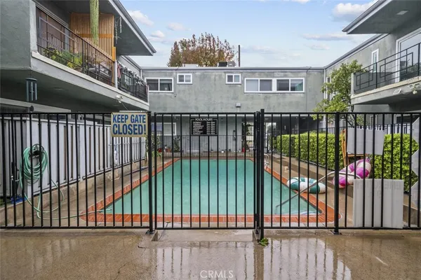 $2,000 | 6160 Whitsett Avenue, Unit 8, North Hollywood, CA 91606