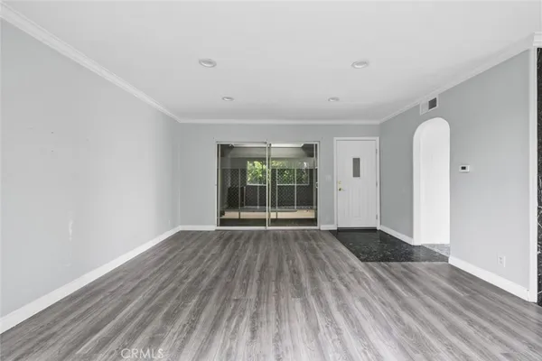 $2,000 | 6160 Whitsett Avenue, Unit 8, North Hollywood, CA 91606