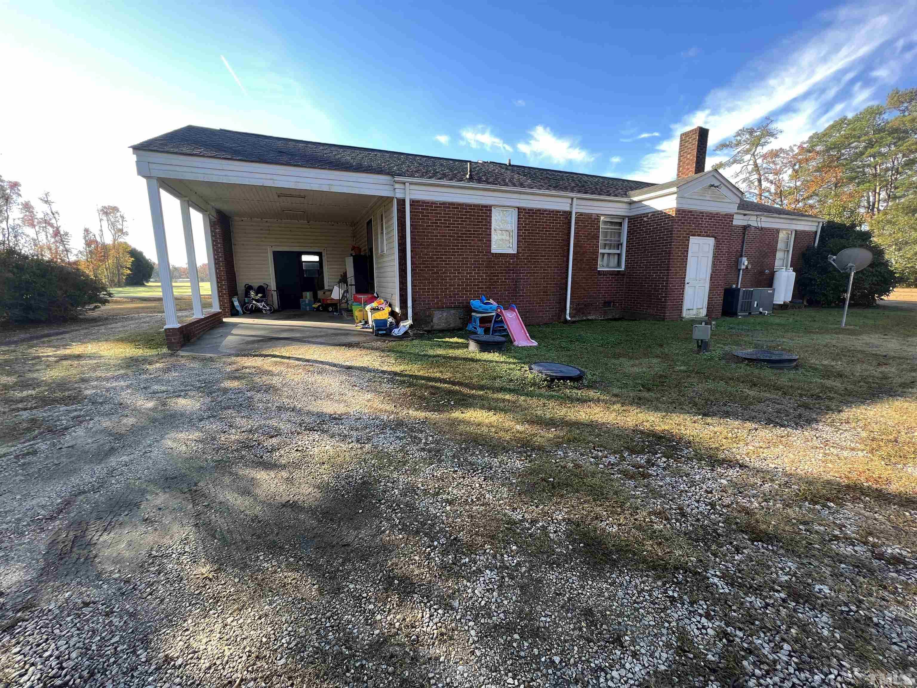 939 West Thornton Road Dunn, NC 28334 - Photo 2 of 10 Gallery Image 2