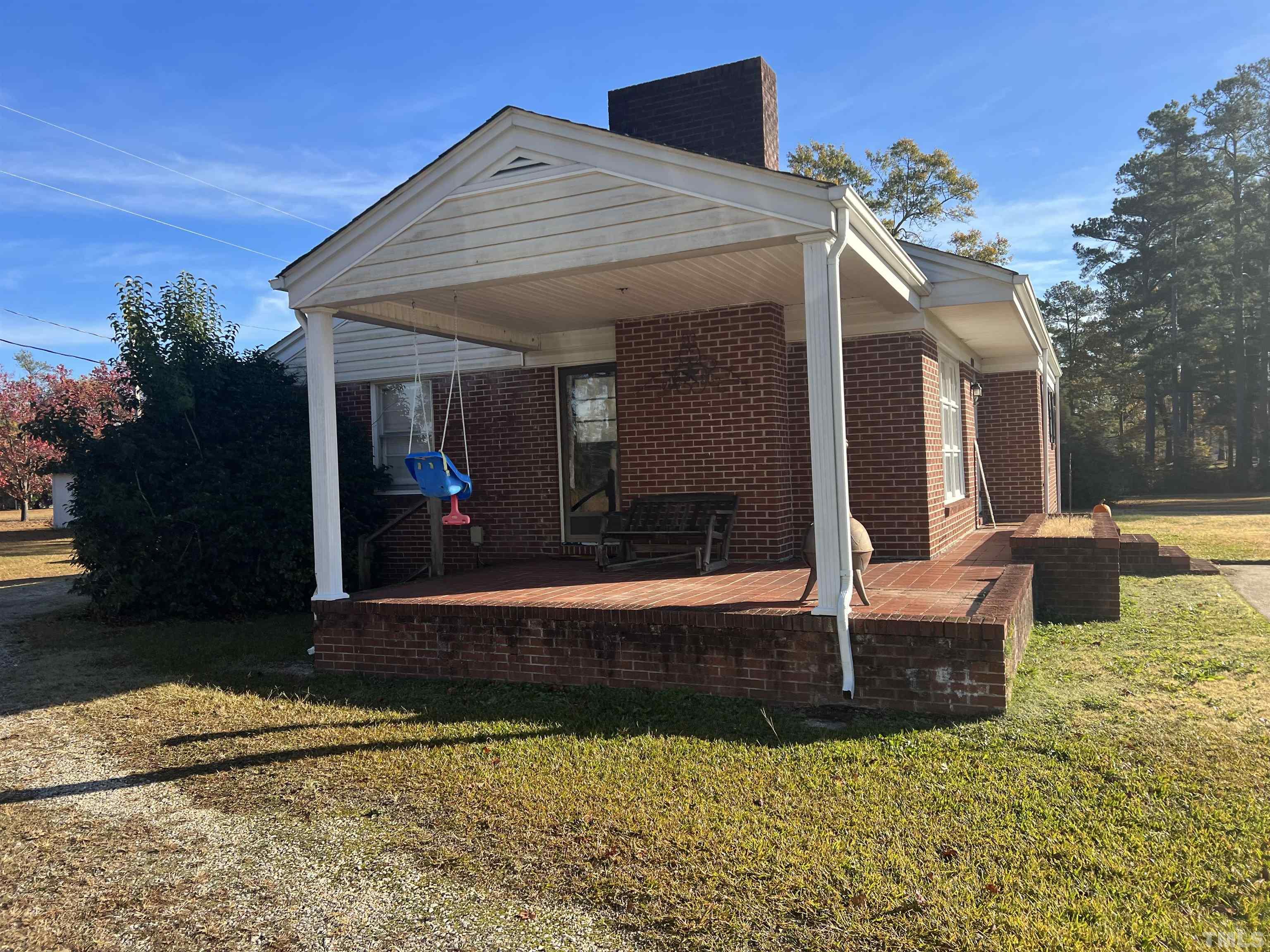 939 West Thornton Road Dunn, NC 28334 - Photo 3 of 10 Gallery Image 3