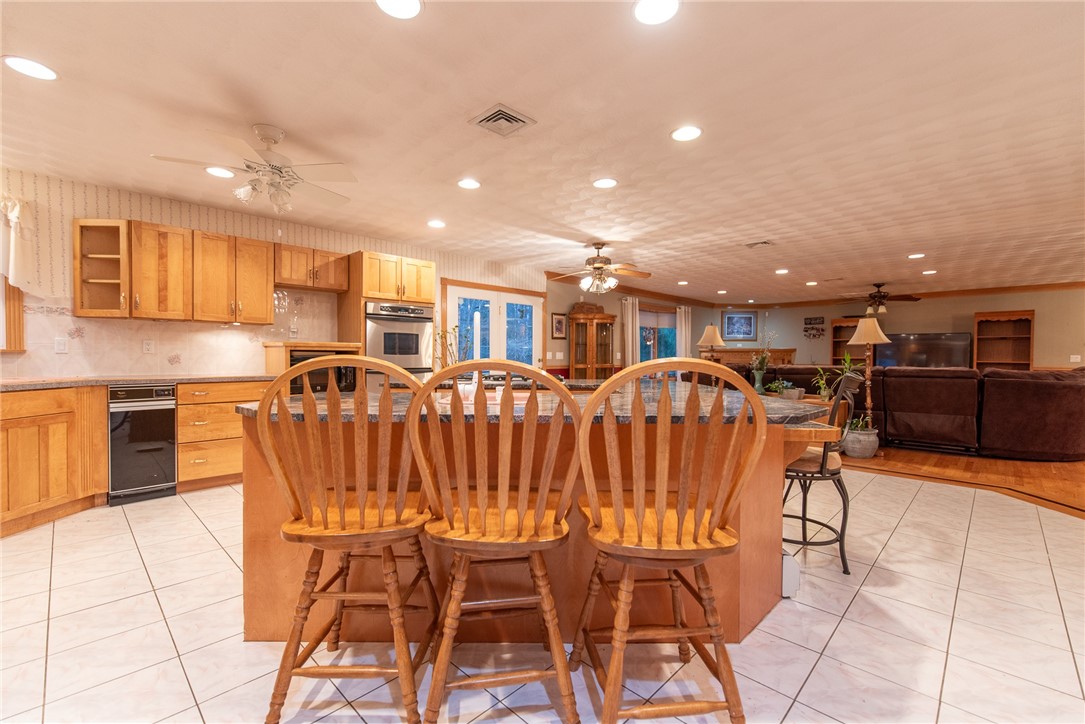 331 Hope Road Cranston, RI 02921 - Photo 17 of 50