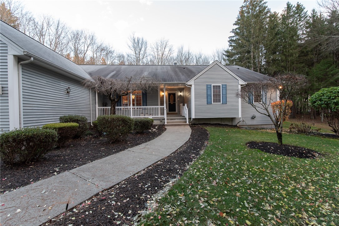 331 Hope Road Cranston, RI 02921 - Photo 3 of 50