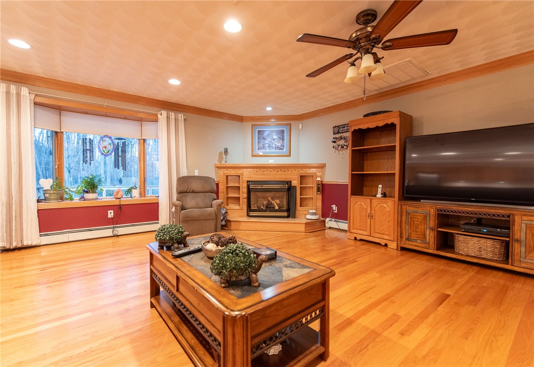 331 Hope Road Cranston, RI 02921 - Photo 8 of 50