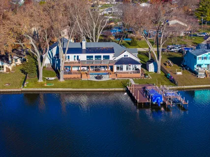 $2,490,000 | 2323 West Fairview Avenue, Johnsburg, IL 60051
