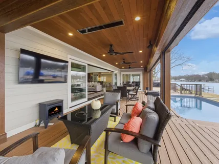 $2,490,000 | 2323 West Fairview Avenue, Johnsburg, IL 60051