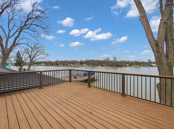 $2,790,000 | 2323 West Fairview Avenue, Johnsburg, IL 60051