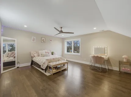$2,490,000 | 2323 West Fairview Avenue, Johnsburg, IL 60051