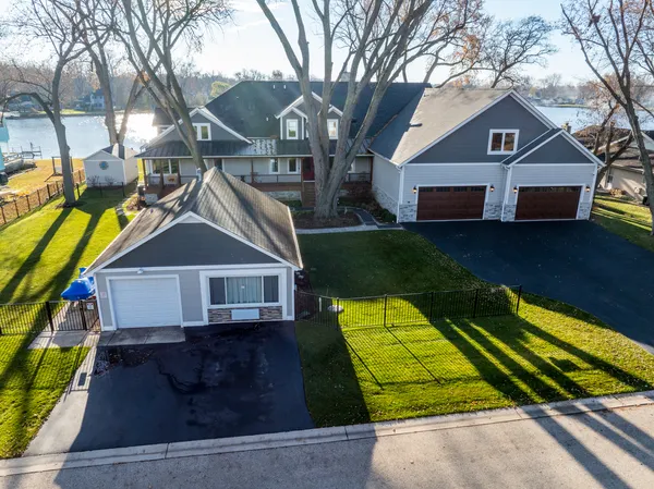 $2,790,000 | 2323 West Fairview Avenue, Johnsburg, IL 60051