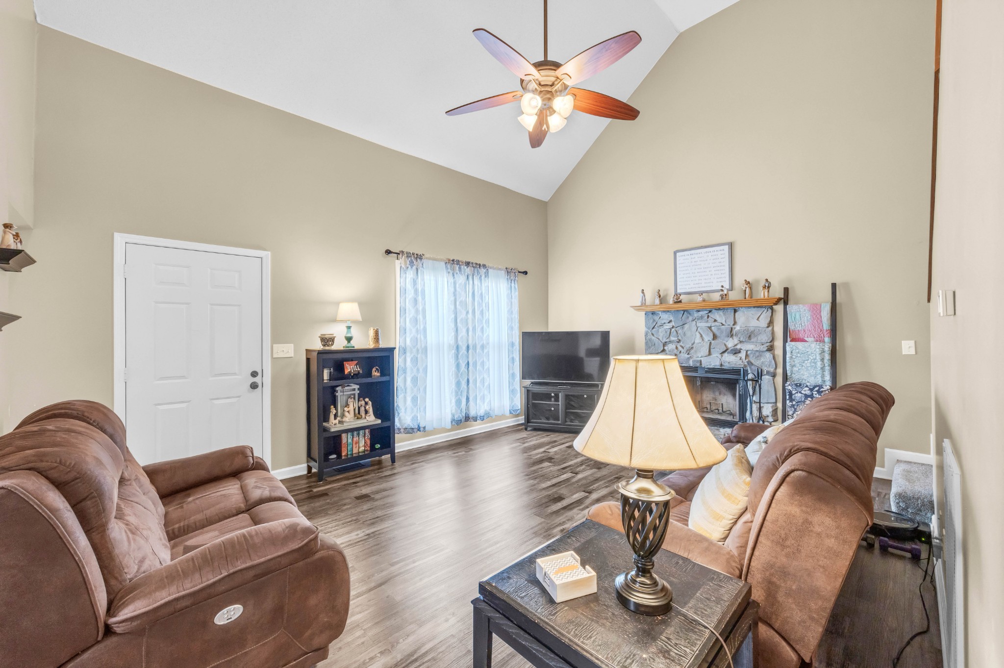 110 Sandi's Lane Palmyra, TN 37142 - Photo 6 of 43 Gallery Image 6