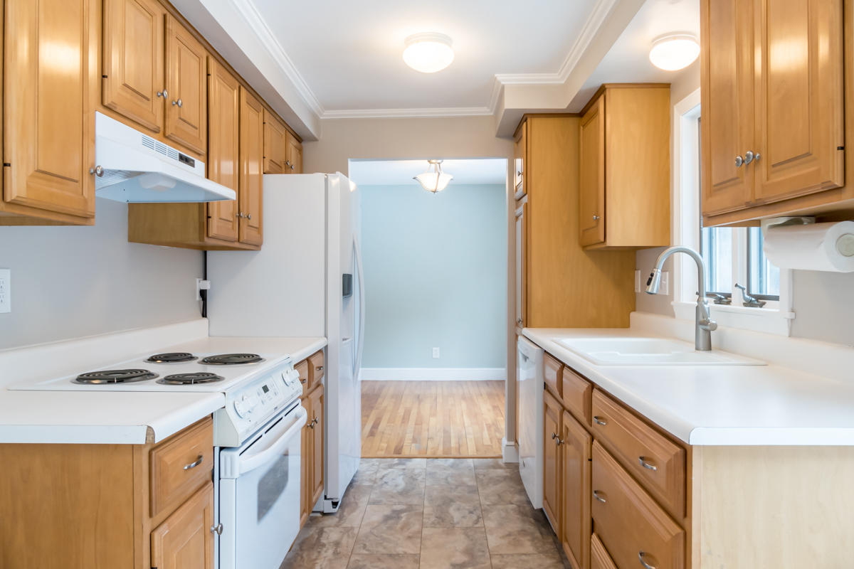 174 Durham Road Freeport, ME 04032 - Photo 10 of 54 9-Kitchen (1 of 6)
