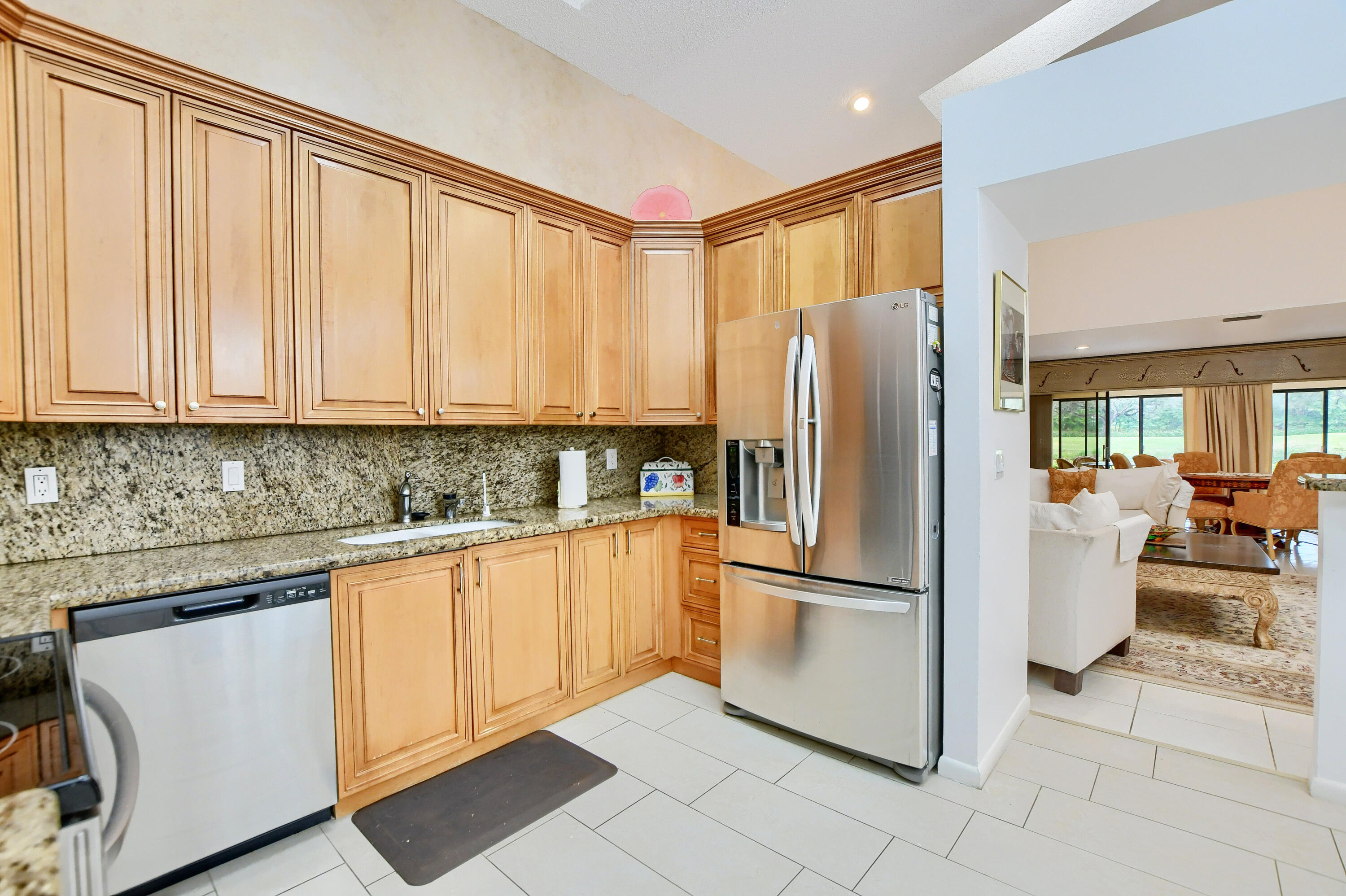 20108 Waters Edge Drive, Unit 602 Boca Raton, FL 33434 - Photo 13 of 59 Kitchen